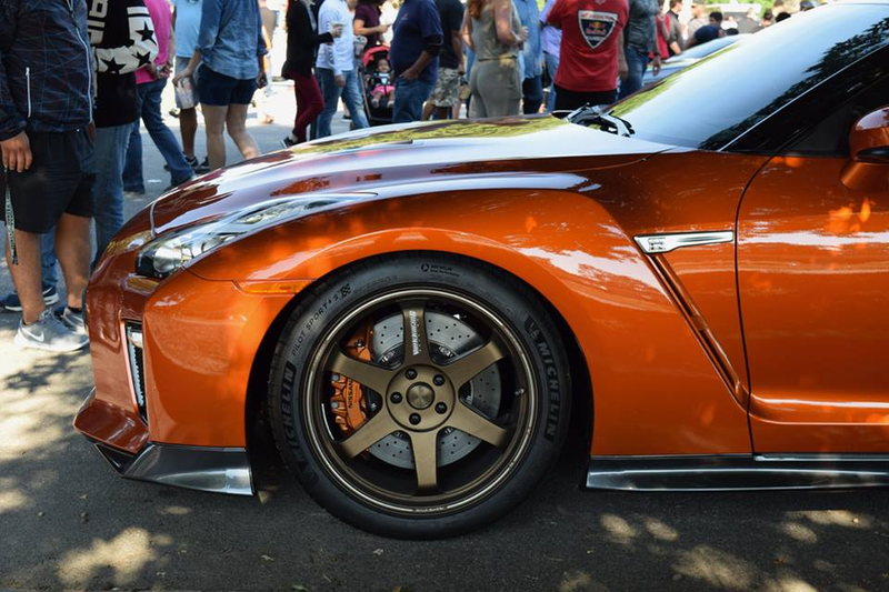 Absolutely the best R35 color.